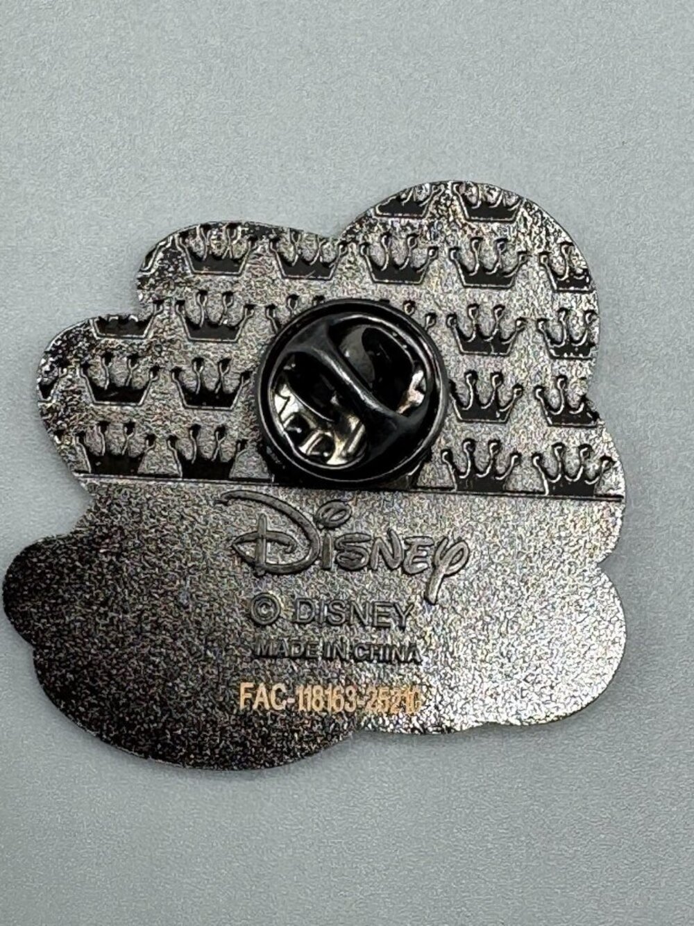 Loungefly Disney Cats & Dogs Moon Pin New Open Box PERCY Pocahontas - Picture 3 of 4